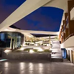 Hotel Doubletree By Hilton Airport 4*