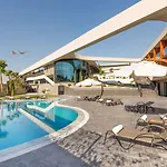 Hotel Doubletree By Hilton Airport 4*