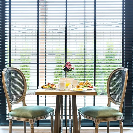 Doubletree By Hilton Airport Hotel