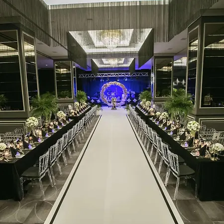 Doubletree By Hilton Airport 4* イズミル