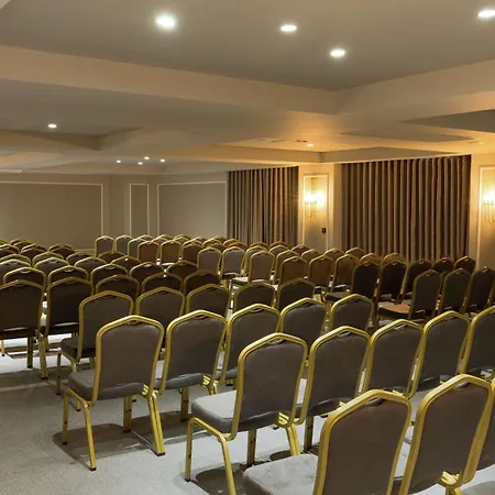 Doubletree By Hilton Airport