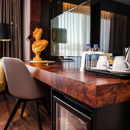 Doubletree By Hilton Airport ホテル