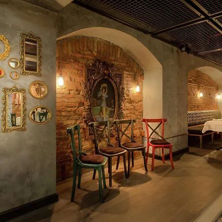 Doubletree By Hilton Airport