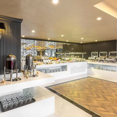 Hotel Doubletree By Hilton Airport 4*
