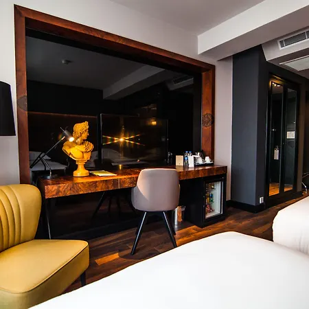 ホテル Doubletree By Hilton Airport イズミル