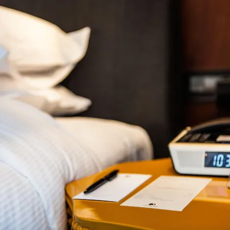 ホテル Doubletree By Hilton Airport 4*