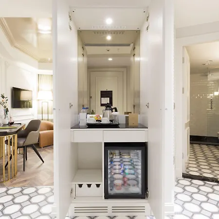 Doubletree By Hilton Airport 4*