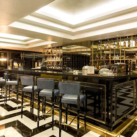 Doubletree By Hilton Airport