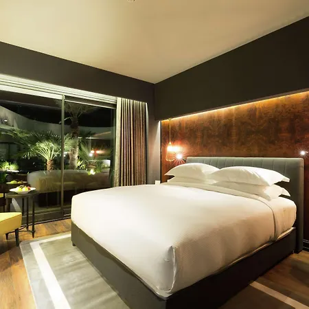 Doubletree By Hilton Airport