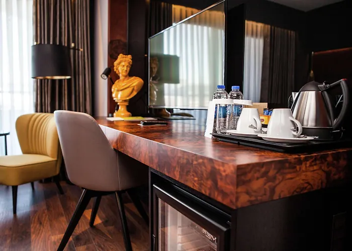 Doubletree By Hilton Airport Otel