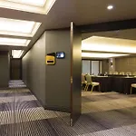 Doubletree By Hilton Airport מלון איזמיר