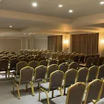 Doubletree By Hilton Airport