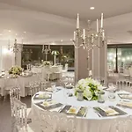 Doubletree By Hilton Airport 4* איזמיר