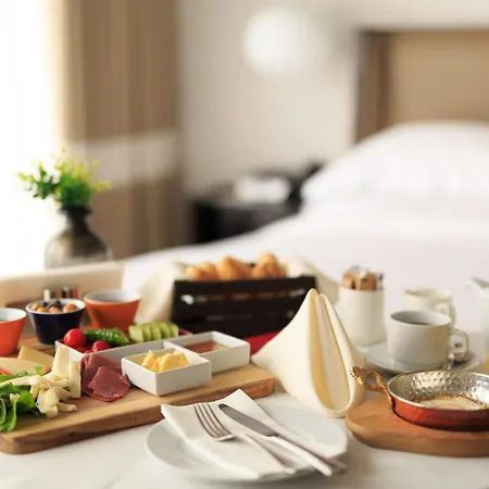 Отель Doubletree By Hilton Airport