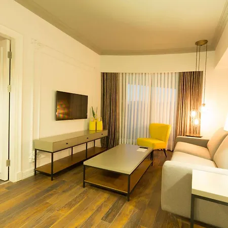 Doubletree By Hilton Airport Szálloda