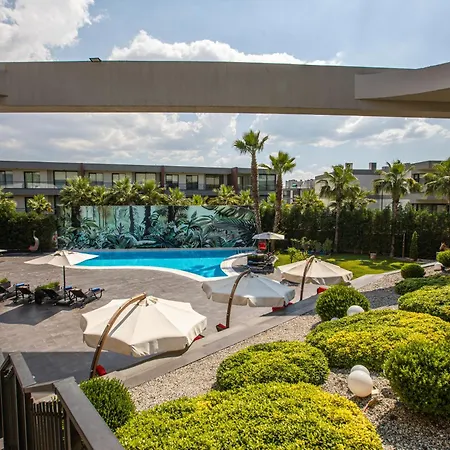 Doubletree By Hilton Airport Szálloda 4*