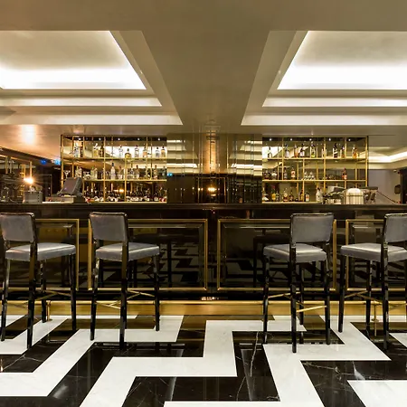 Szálloda Doubletree By Hilton Airport 4*