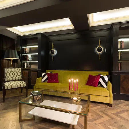 Doubletree By Hilton Airport Szálloda