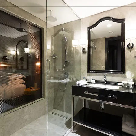 Doubletree By Hilton Airport 4*