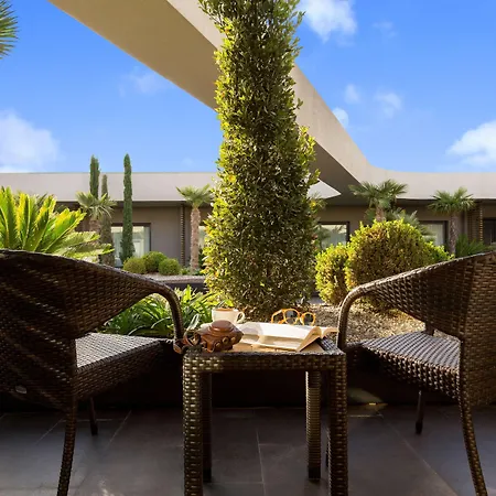 Doubletree By Hilton Airport Otel İzmir