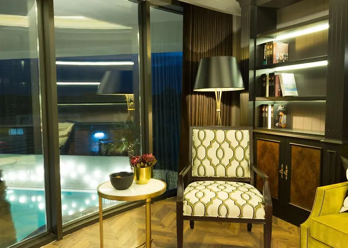 Doubletree By Hilton Airport Szálloda