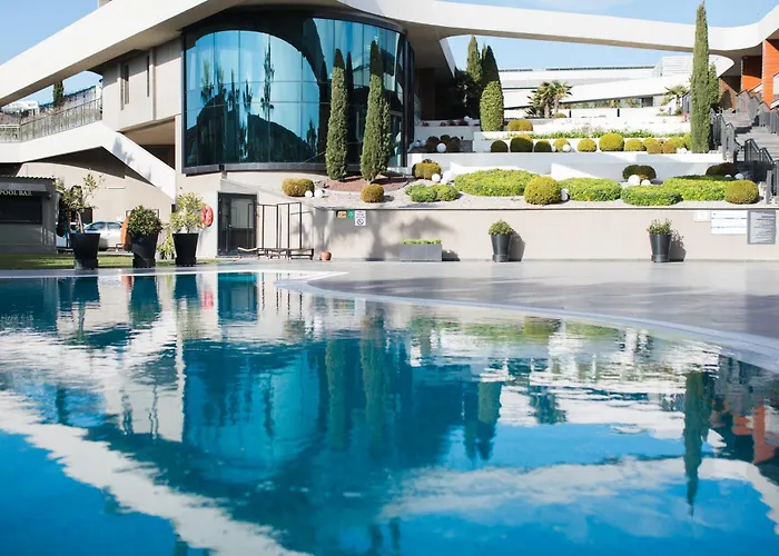 Doubletree By Hilton Airport Szálloda