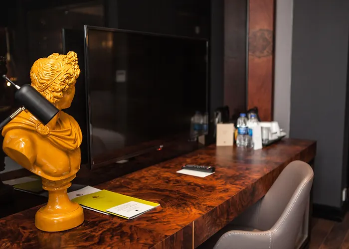 伊兹密尔机场希尔顿逸林酒店 酒店 4*