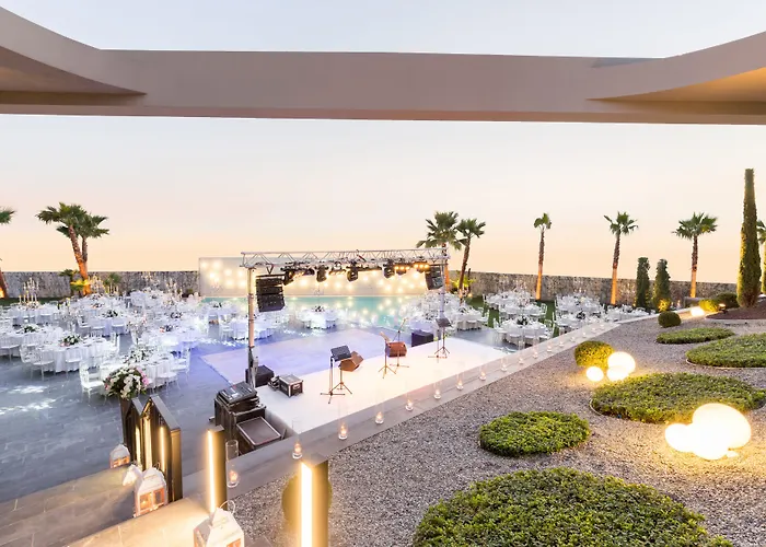 伊兹密尔机场希尔顿逸林酒店 酒店 4*