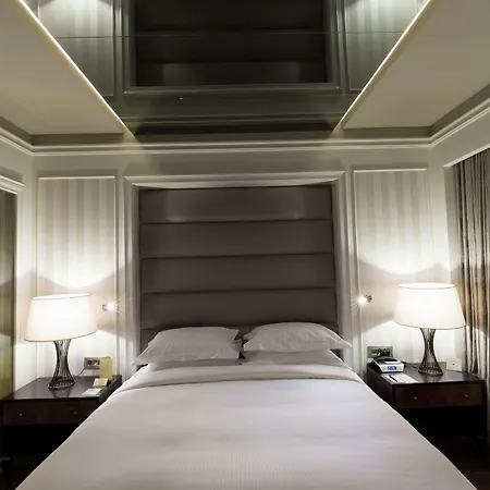 Doubletree By Hilton Airport Hotel 4*