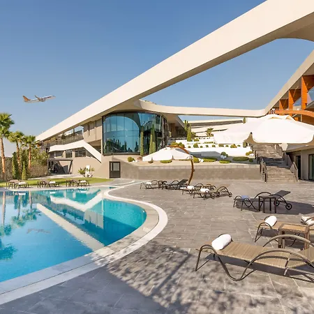 Doubletree By Hilton Airport Hotel 4*