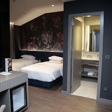 Doubletree By Hilton Airport Esmirna
