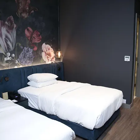 Hotel Doubletree By Hilton Airport 4*