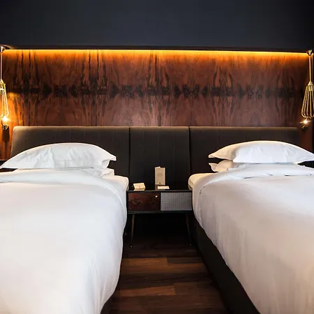 Doubletree By Hilton Airport Hotel 4*