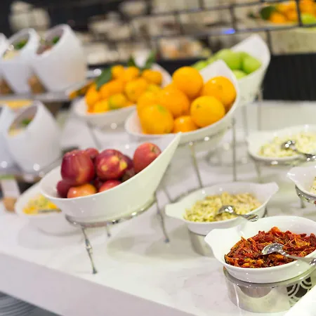 Doubletree By Hilton Airport Hotel 4*