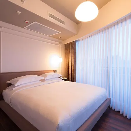 Doubletree By Hilton Airport 4*