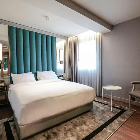 Doubletree By Hilton Airport
