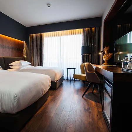 Hotel Doubletree By Hilton Airport 4*