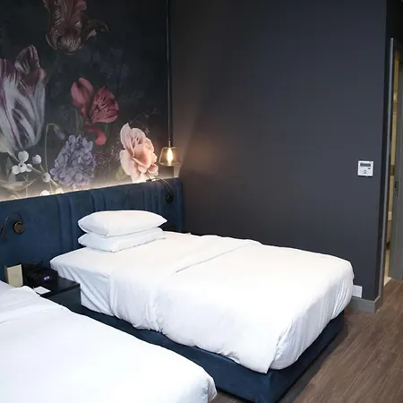 Doubletree By Hilton Airport Hotel