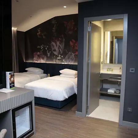 Hotel Doubletree By Hilton Airport 4*