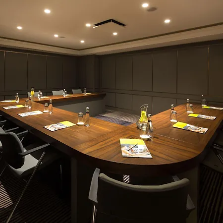 Hotel Doubletree By Hilton Airport Esmirna