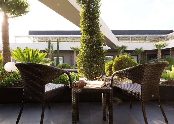 Doubletree By Hilton Airport 4*