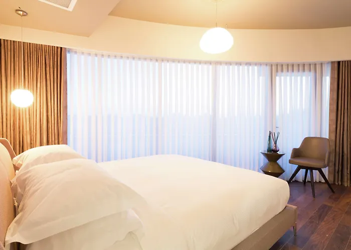 Doubletree By Hilton Airport 4* İzmir