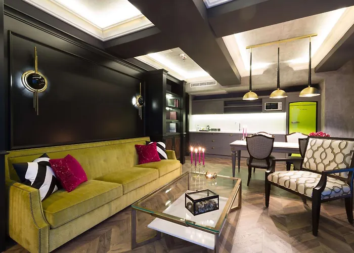 Doubletree By Hilton Airport