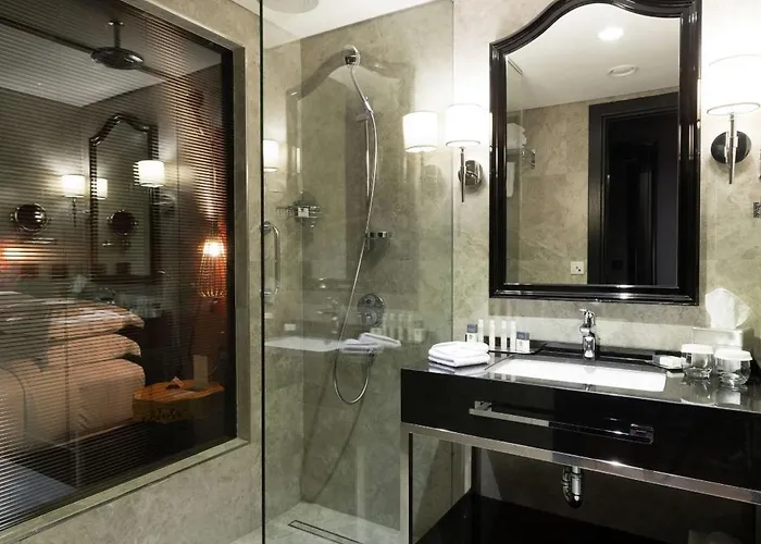 Doubletree By Hilton Airport Hotel