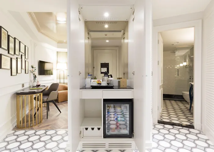 Doubletree By Hilton Airport 4*