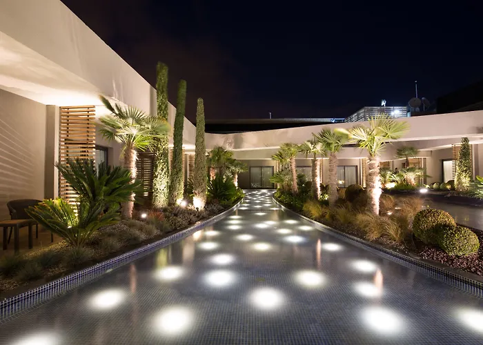 Doubletree By Hilton Airport Hotel İzmir