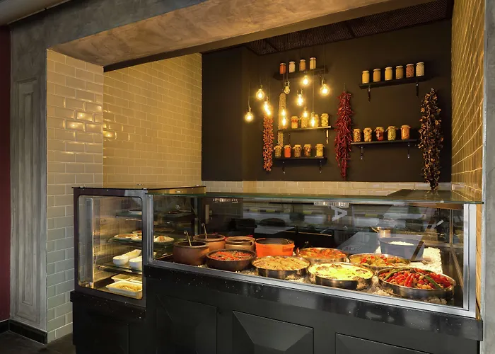 Doubletree By Hilton Airport