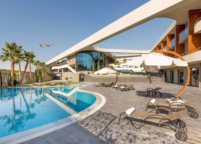 Hotel Doubletree By Hilton Airport 4*