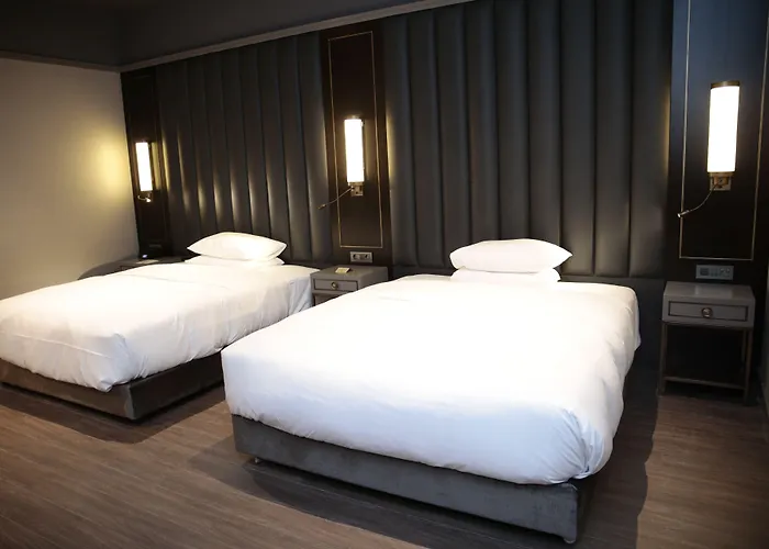 Doubletree By Hilton Airport 4*